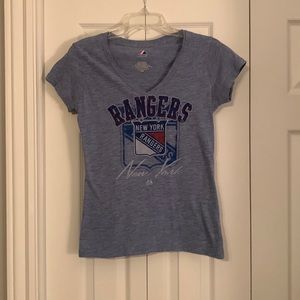 New York Rangers NHL Women’s Vneck Tshirt, size M